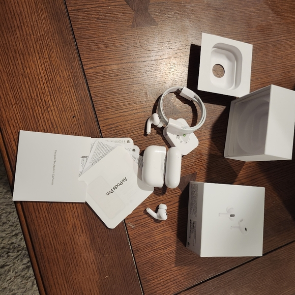 Apple AirPods Pro - Picture 10 of 10